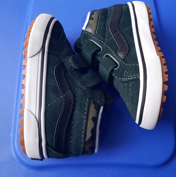 Vans - Picture 4 of 5